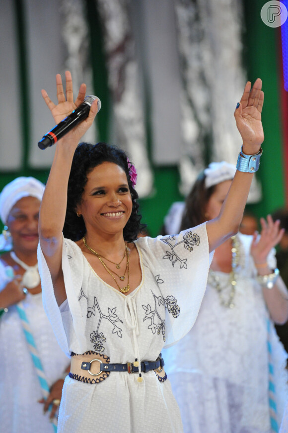 Teresa Cristina destaca importância das mulheres no universo do samba: A mulher é protagonista porque o samba no Rio de Janeiro chegou pelas mãos de uma mulher'