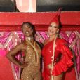 Carnaval 2022: Lore Improta posa com Erika Januza, rainha de bateria da Viradouro, em ensaio da escola de samba
