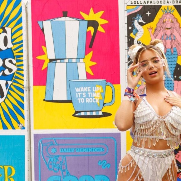 Viih Tube escolhe look all white com pedraria para último dia de Lollapalooza