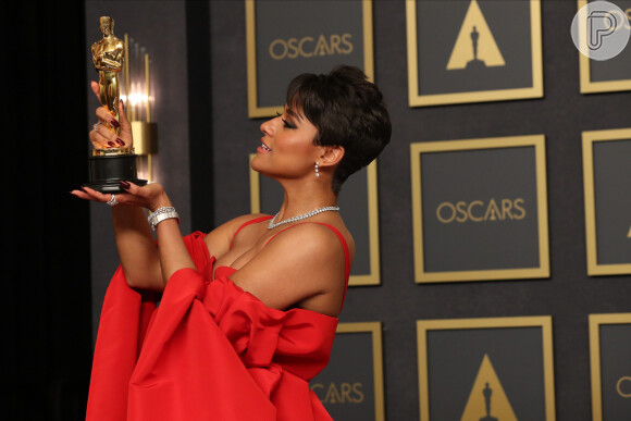 Oscar 2022: Ariana DeBose valorizou a representatividade em seu discurso: 'Não há uma maneira de ser latina ou hispânica'