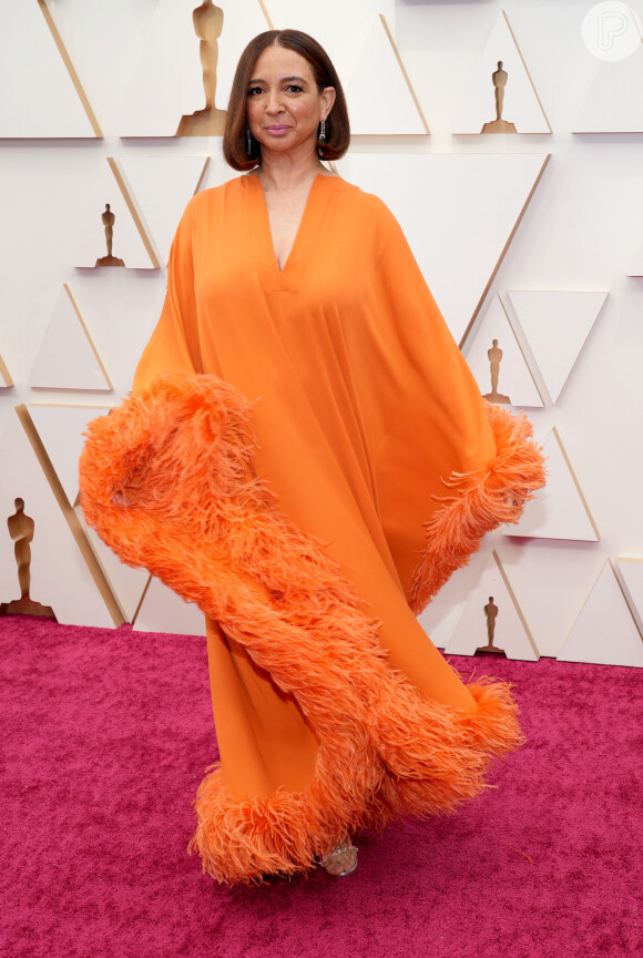 Oscar 2022: vestido laranja com plumas usado por Maya Rudolph era um Valentino