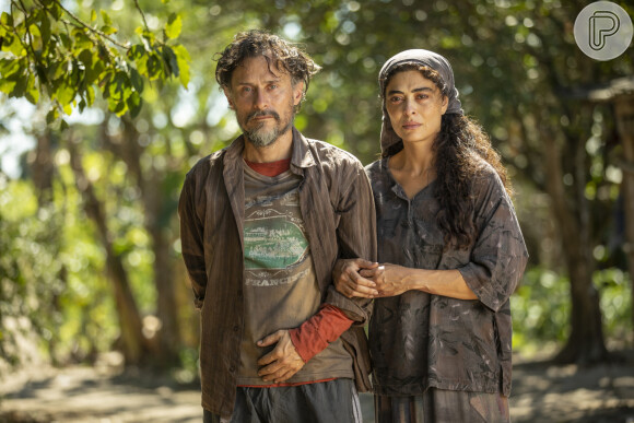 Na novela "Pantanal", Maria Marruá (Juliana Paes) e Gil (Enrique Diaz) são alvo de história que envolve vingança e disputa por terras
