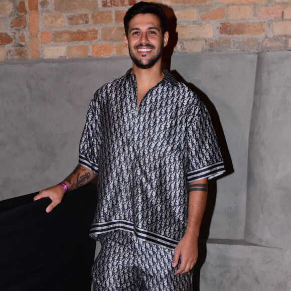 Ex-BBB Rodrigo Mussi segue internado no Hospital das Clínicas, em São Paulo, após sofrer um grave acidente de carro