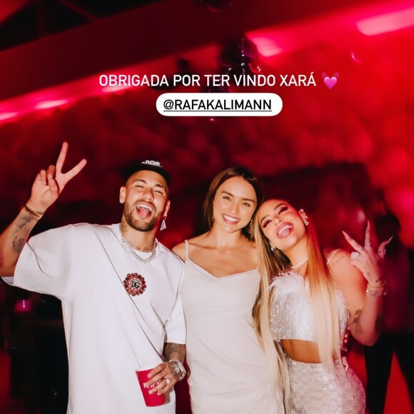 Rafaella Santos compartilha fotos de aniversário ao lado de famosos