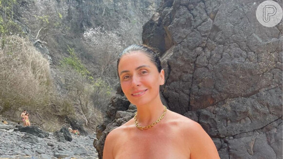 Giovanna Antonelli recebe elogios por corpo em biquíni, em 2 de abril de 2022