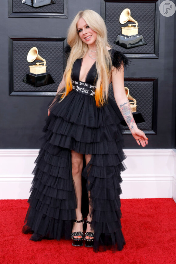 Grammy 2022: Avril Lavigne planejou troca de sapatos no fim do evento