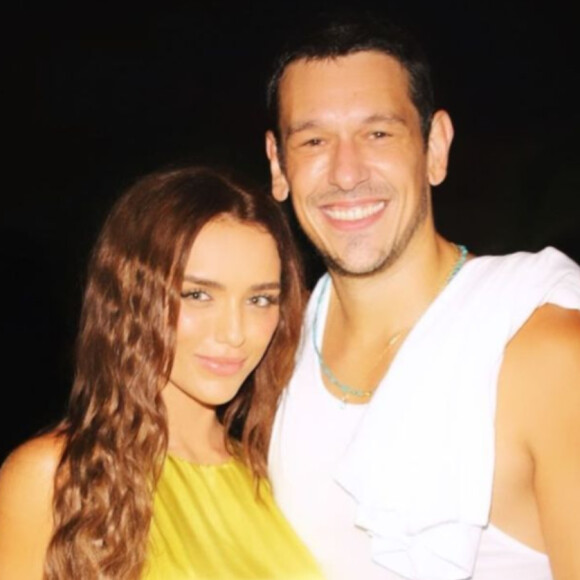 Rafa Kalimann e João Vicente vivem romance