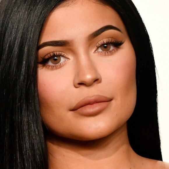 6 truques de make para aprender com Kylie Jenner e fazer com a chegada da linha dela ao Brasil!