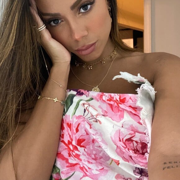 Anitta se revoltou ao saber que Eliezer vai continuar no 'BBB 22'