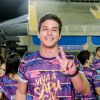 Carnaval 2022: Ricky Tavaes optou pelo abadá básico, dobrando as mangas para dar um toque de personalidade