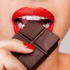 A quantia indicada por pessoa é de 30g por dia de chocolate com alto percentual de cacau