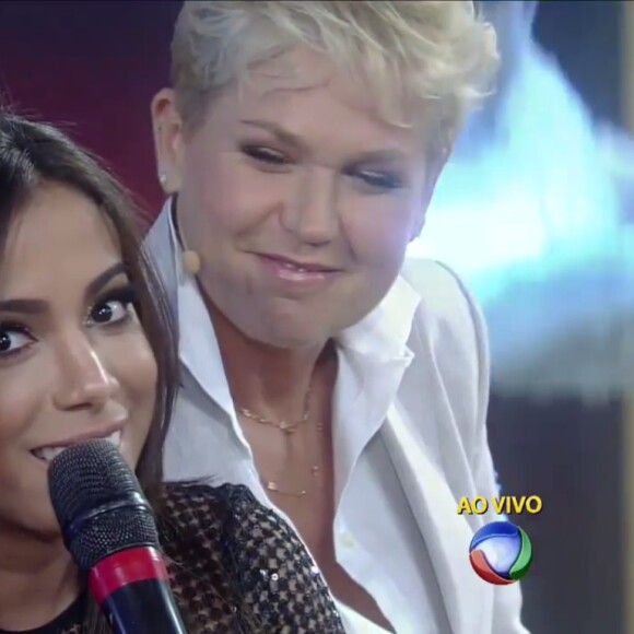 Além de Xuxa, Anitta é outra personalidade famosa que não poupa críticas ao presidente Jair Bolsonaro