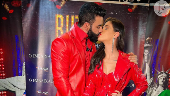 Andressa Suita trocou beijo com marido, Gusttavo Lima, em bastidor de show