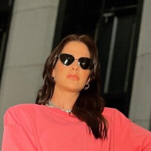 Andressa Suita adora compartilhar fotos de looks nas redes sociais