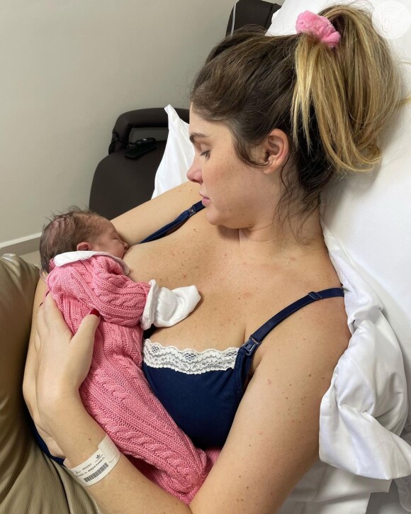 Bárbara Evans deu à luz Ayla em abril de 2022