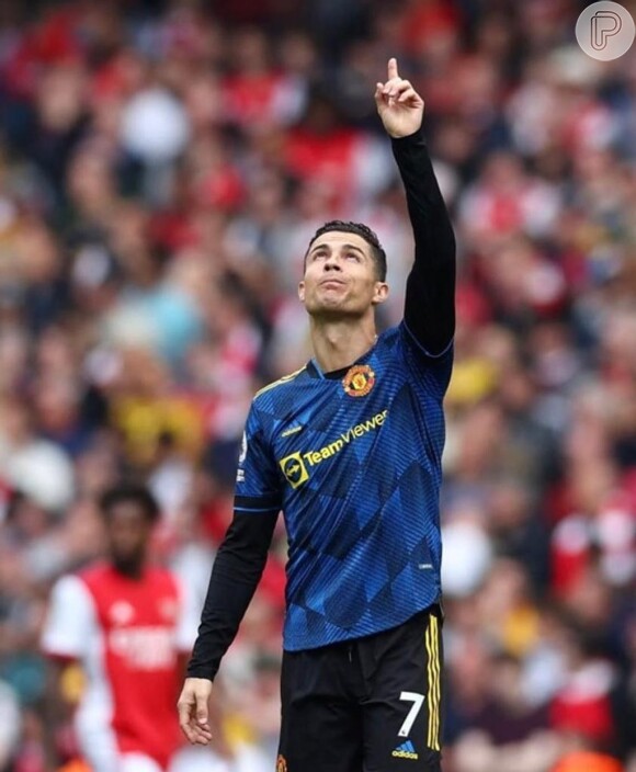 No jogo contra o Arsenal, Cristiano Ronaldo apontou para o céu ao marcar um gol
