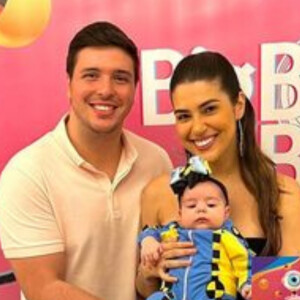 Vivian Amorim veste filha de dummy em mesversário e encanta seguidores por causa de tema da festa