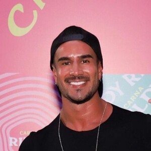 Nadine teria conhecido Rafa Talamask em um camarote na Sapucaí