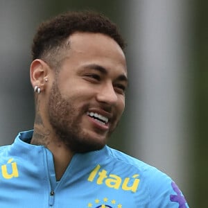 Tudo começou após sair a notícia de que Neymar estaria cotado para ser vendido pelo PSG