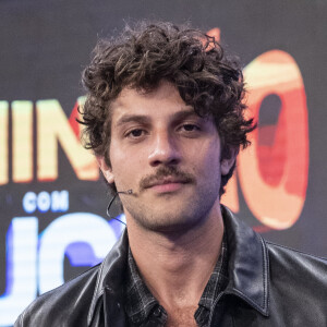 Novela 'Travessia' marca estreia de Chay Suede como vilão, em seu sexto trabalho na faixa das nove