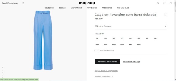 Andressa Suita também usou uma calça na mesma cor de alfaiataria azul, de cintura alta e com a barra dobrada de R$ 8.900 