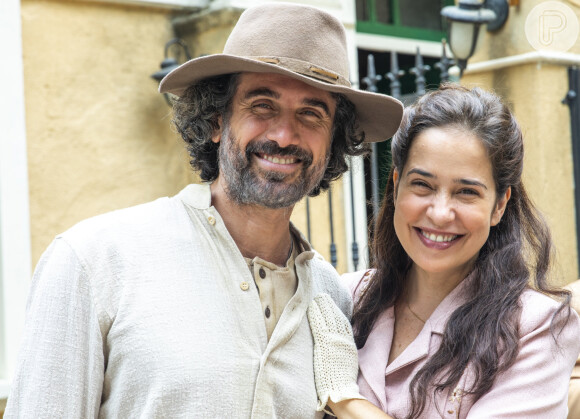 Leônidas (Eriberto Leão) e Heloísa (Paloma Duarte): casamento no fim da novela 'Além da Ilusão'