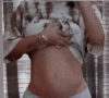 Grávida de 4 meses, Virgínia Fonseca levantou a blusa e exibiu a barriga de grávida: 'Gente! Olhem minha barriga'