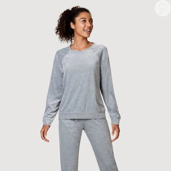 Cinza é uma cor neutra e perfeita para o Inverno: esse é o Pijama Feminino em Push, da Hering