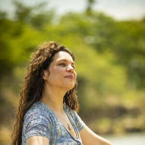 Maria Bruaca (Isabel Teixeira) atiça Levi (Leandro Lima) na novela 'Pantanal': 'Ocê quer me dizer que tava me querendo'