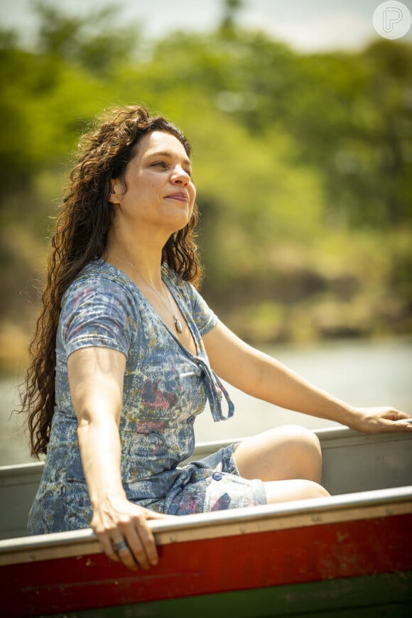Maria Bruaca (Isabel Teixeira) atiça Levi (Leandro Lima) na novela 'Pantanal': 'Ocê quer me dizer que tava me querendo'