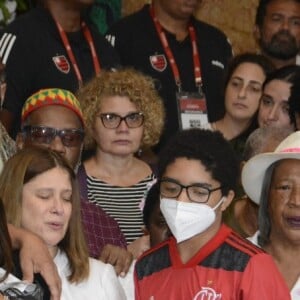 Morte de Milton Gonçalves: família se emocionou no adeus ao ator