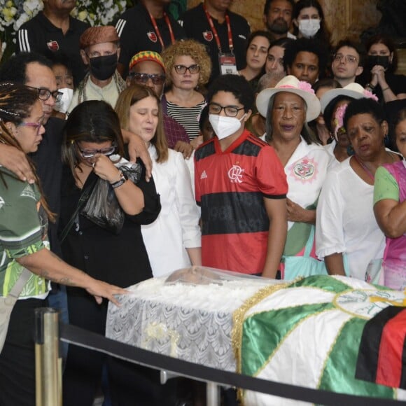 Morte de Milton Gonçalves: família se emocionou no adeus ao ator