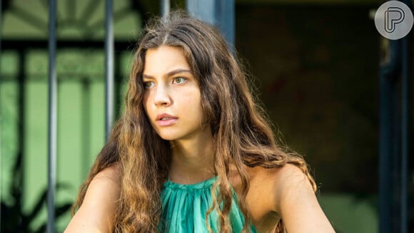 Juma (Alanis Guillen) fica desacordada ao cair de cavalo na novela 'Pantanal'