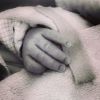 Alinne Moraes usou sua rede social Instagram para mostrar imagens do filho pela primeira vez