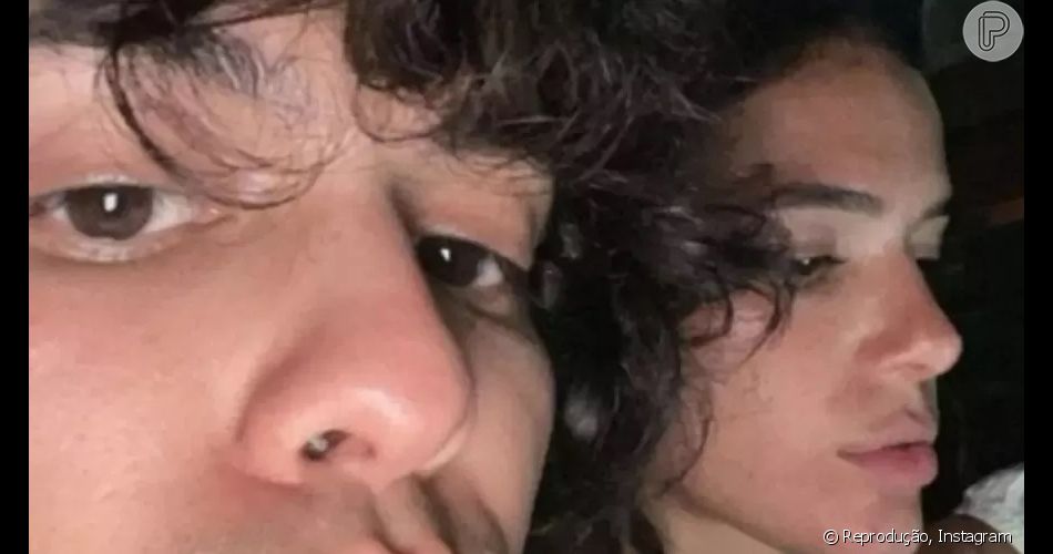 Xolo Maridueña compartilhou uma imagem ao lado de Marquezine, mas apagou minutos depois