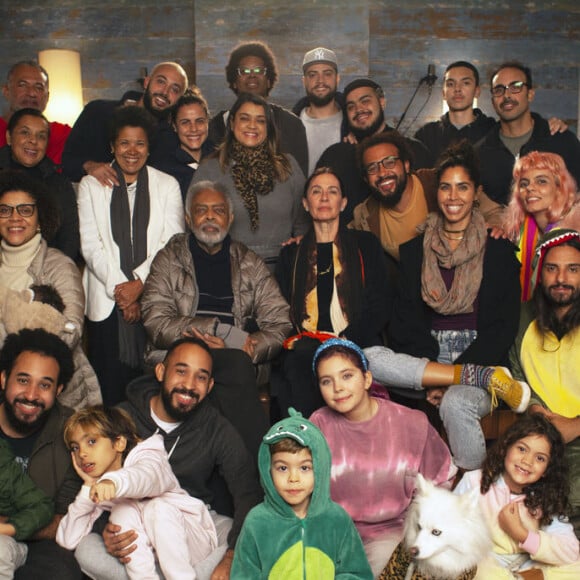 'Em Casa com os Gil' mostra Gilberto Gil e família em um clima de proximidade e intimidade nunca exibido antes