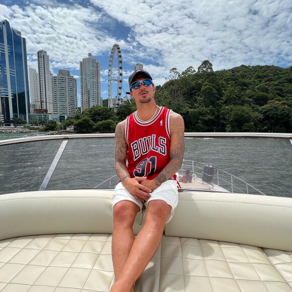 Gabriel Medina estava com Tabatha Paixão na festa de Neymar