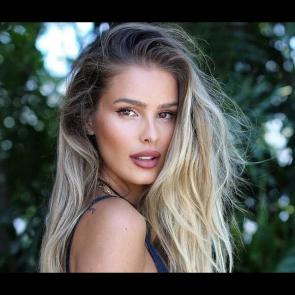 Ex de Gabriel Medina, Yasmin Brunet causou na internet com comentário sobre fidelidade