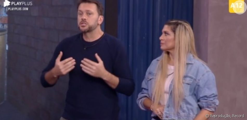 Power Couple: Adryana corrige Albert por fala sobre Brenda e Matheus