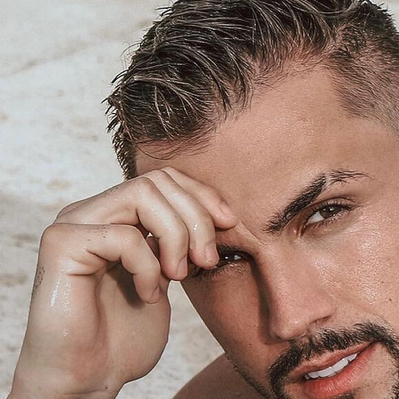 Internautas criticaram a diferença de idade entre Arthur Picoli e Mel Maia