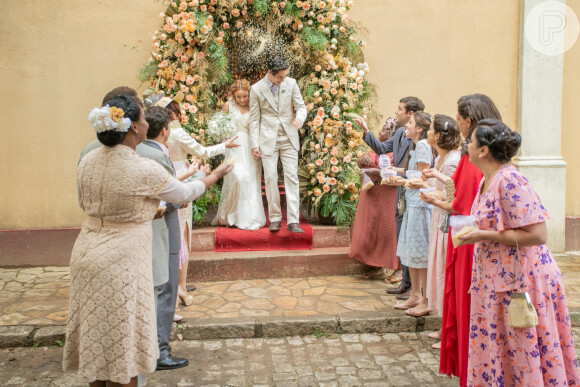 Isadora chega a mostrar tristeza ao se casar com Joaquim na novela 'Além da Ilusão'