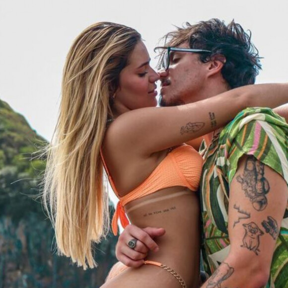 Viih Tube ganhou mão-boba de Eliézer, com quem vive relação sem rotular, e Rodrigo Mussi reagiu