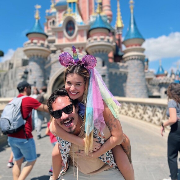 Viih Tube e Eliézer já viajaram juntos para a França