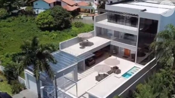 Gabigol se muda para mansão de R$ 12 milhões