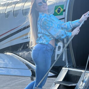 Deolane Bezerra utilizou as redes sociais para se defender após busca e apreensão