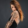 São vários os motivos que famosos (e anônimos) escolhem para tatuar no corpo algo que signifique muito para eles