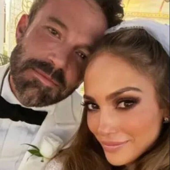 Jennifer Lopez e Ben Affleck se casaram em uma capela em Las Vegas