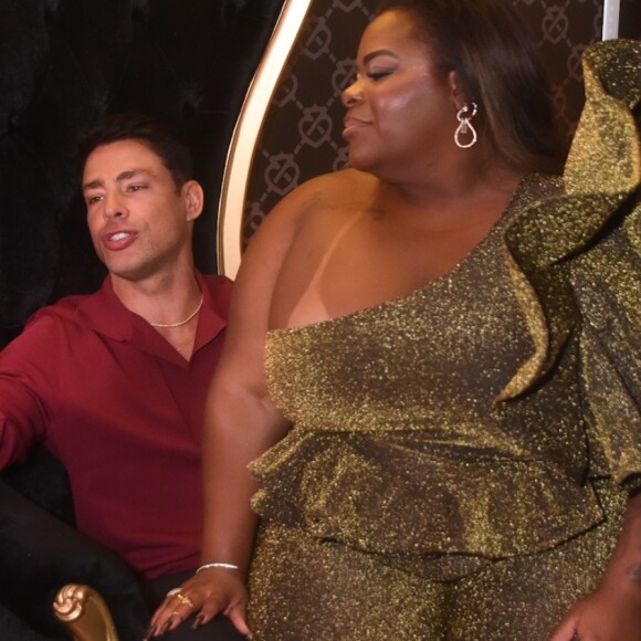 Jojo Todynho tira casquinha de Cauã Reymond em evento em São Paulo