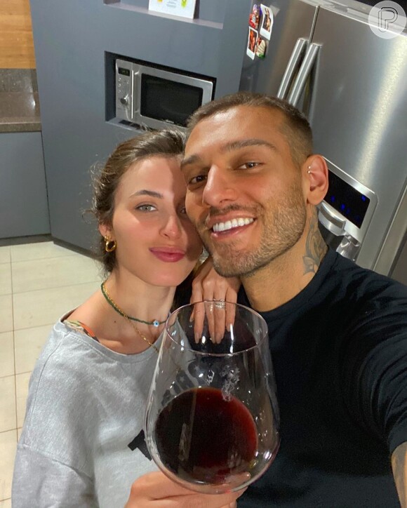 Lucas Lucco e Lorena Carvalho anunciaram o fim do casamento em março de 2022