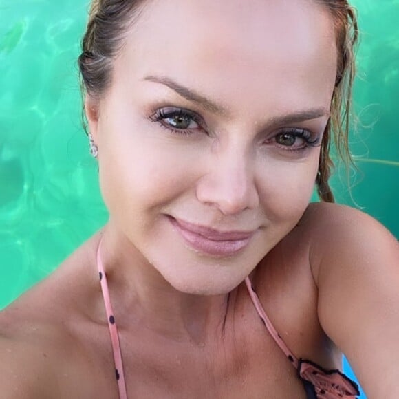 Eliana esté curtindo dias de férias